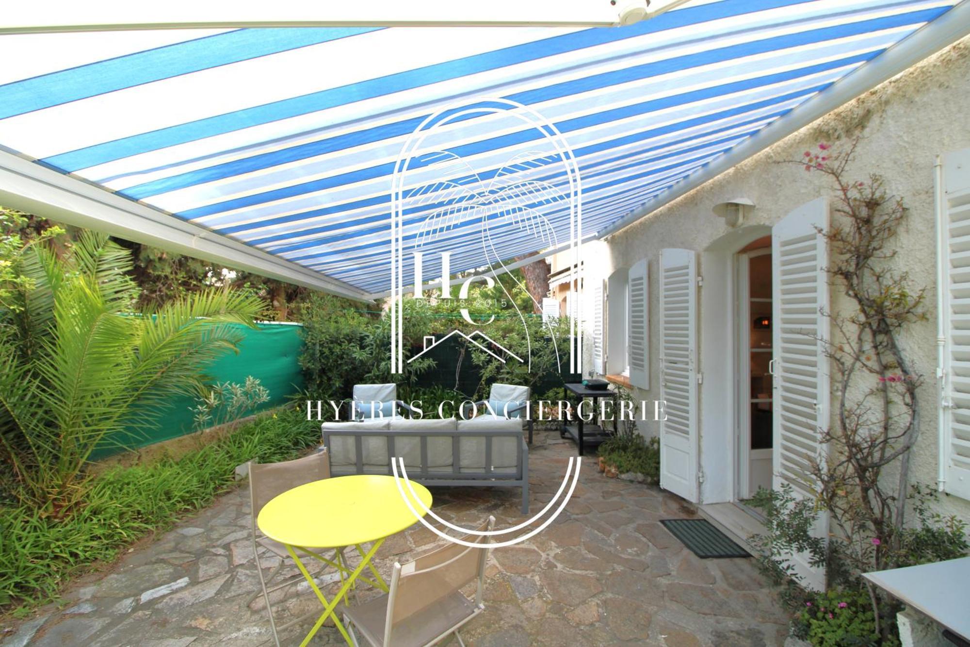 Duplex au coeur du Port d'Hyères- Plages/Parking Extérieur photo