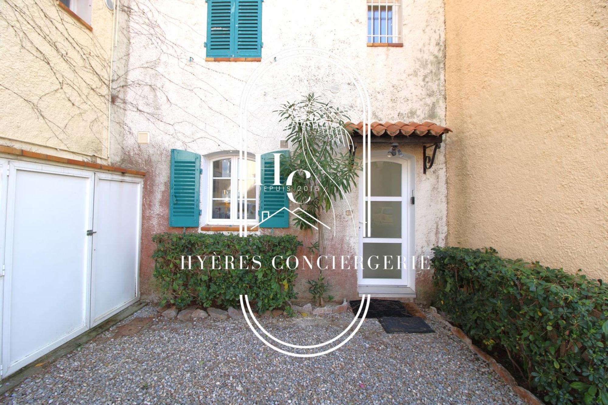 Duplex au coeur du Port d'Hyères- Plages/Parking Extérieur photo
